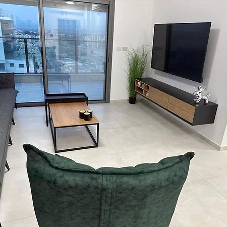 Elegant 3 Bedroom Ocean View Condo In Kiryat Yam Qiryat Yam Eksteriør billede