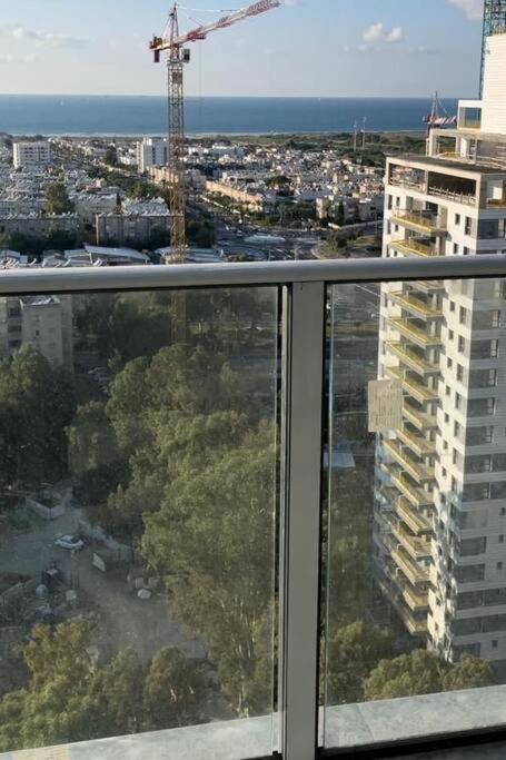 Elegant 3 Bedroom Ocean View Condo In Kiryat Yam Qiryat Yam Eksteriør billede